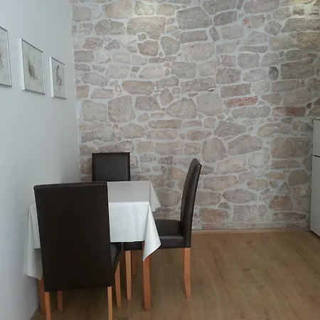 Stone House 자다르